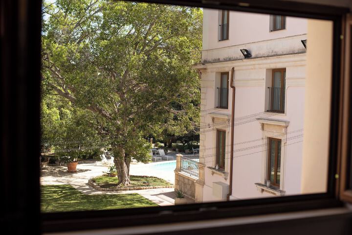 Room 50 of 104