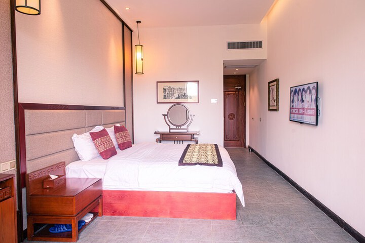 Room 14 of 82