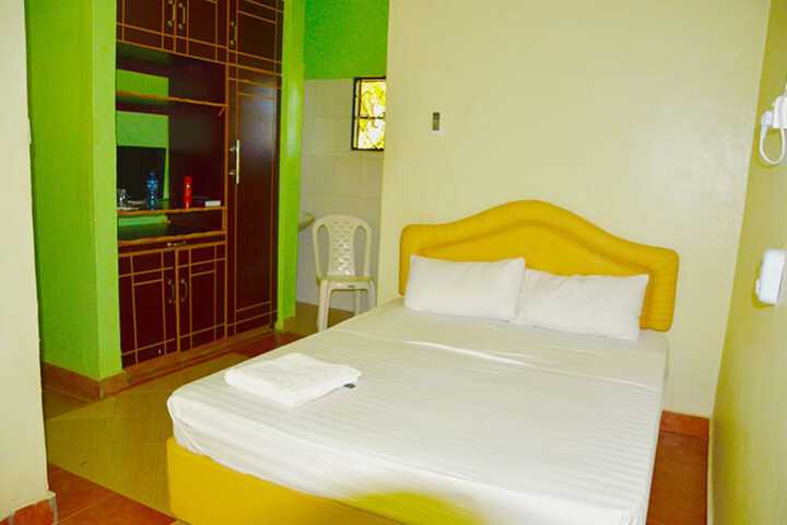 Room 8 of 15