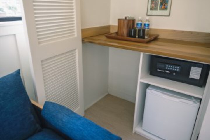 Room 12 of 73