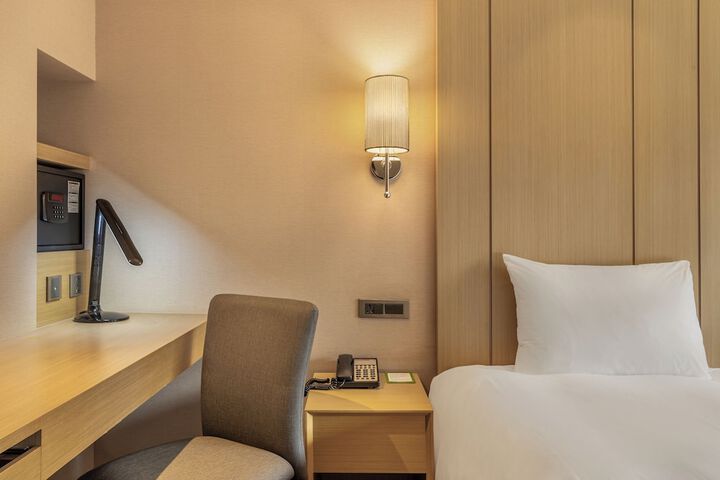 Room 21 of 108