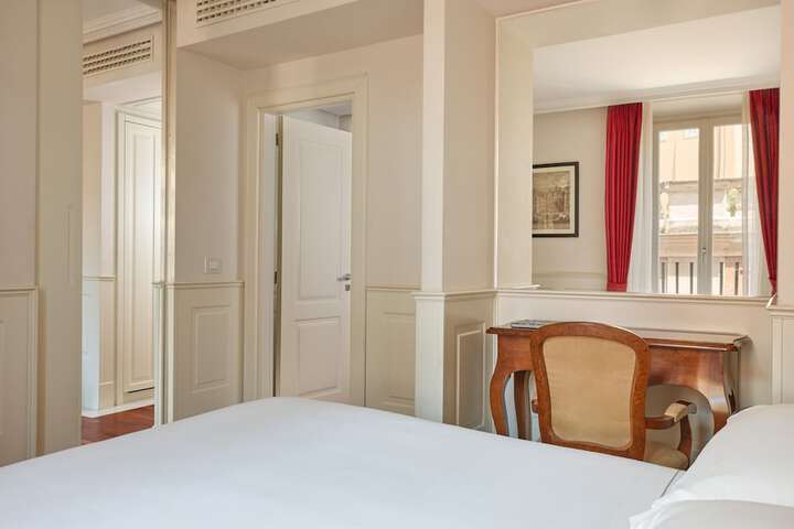 Room 31 of 83