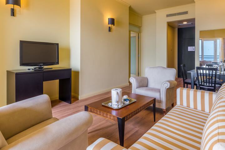 Room 40 of 138
