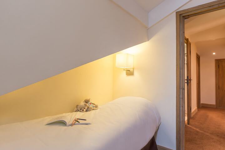 Room 15 of 59