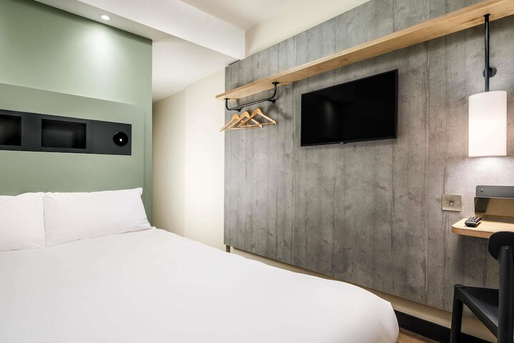 Room 8 of 57