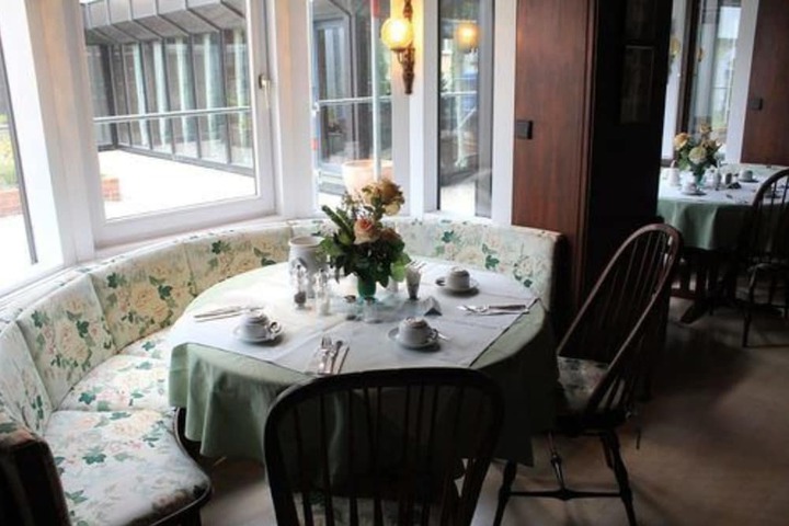 Breakfast/Coffee Service 77 of 113