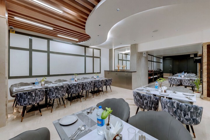 Dining 14 of 18
