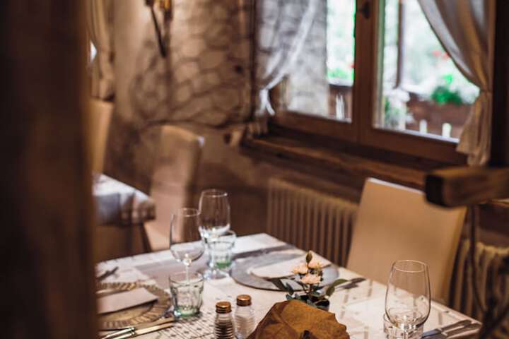 Dining 99 of 142