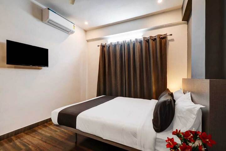 Room 5 of 11