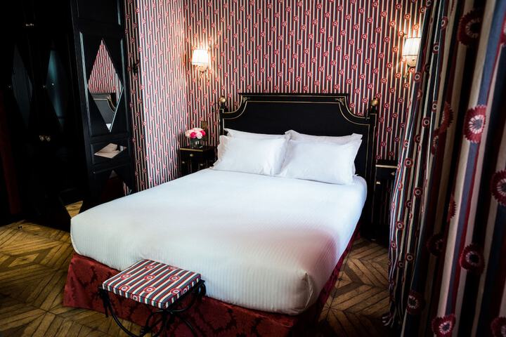 Room 16 of 39