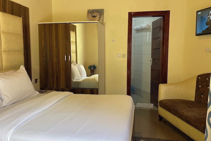 Room 82 of 124