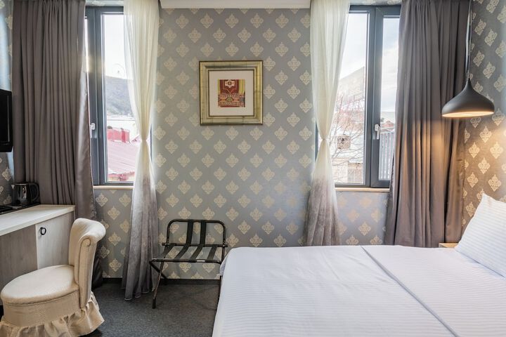 Room 85 of 163