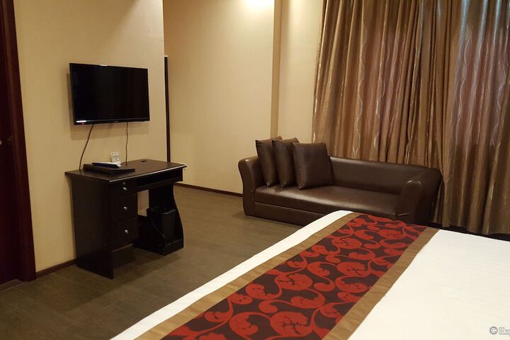 Room 5 of 49