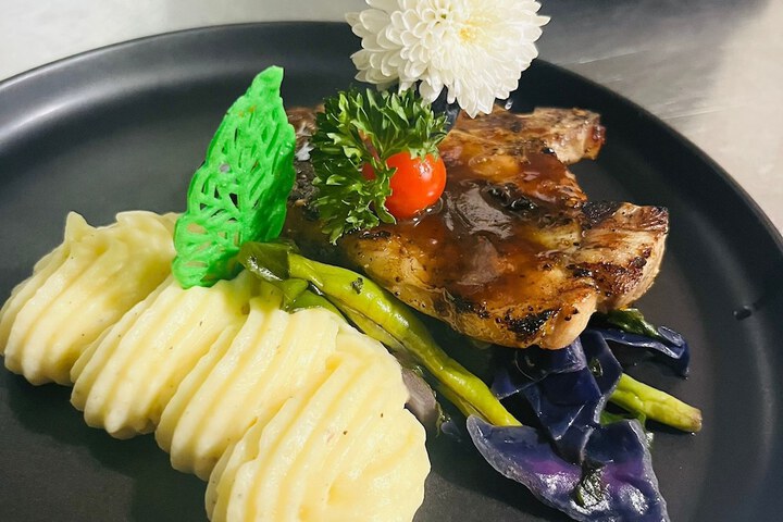 Dining 137 of 157