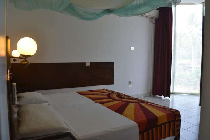 Room 4 of 39