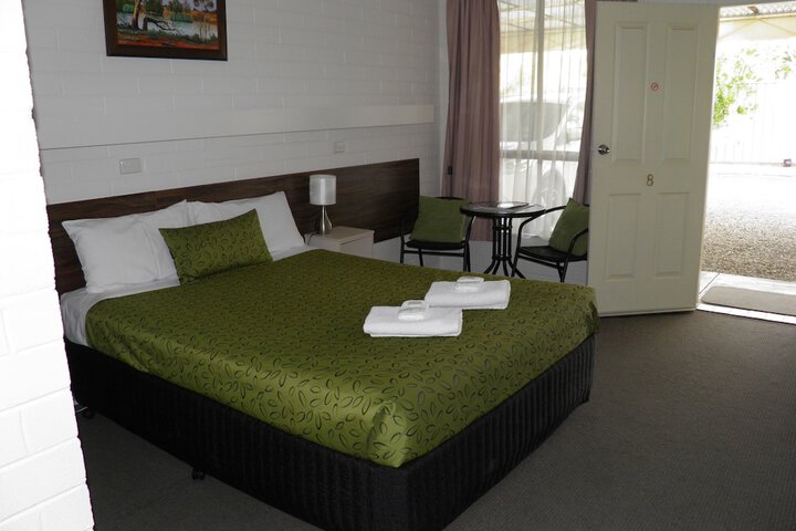 Room 13 of 53