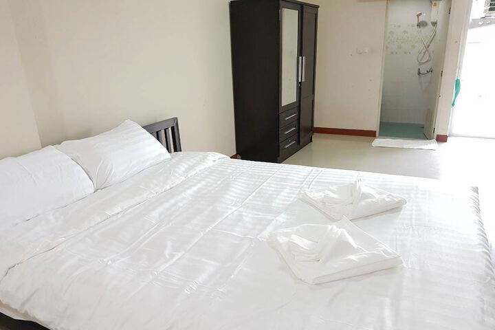 Room 18 of 34