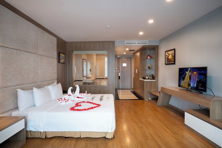 Room 10 of 41