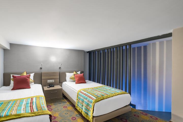 Room 40 of 89