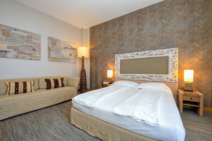 Room 31 of 164