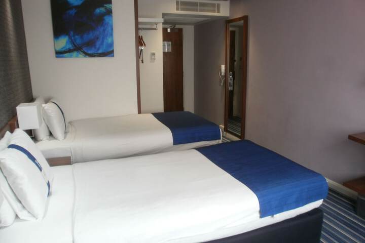 Room 10 of 67