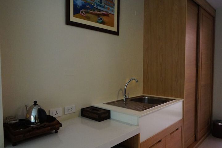 Room 16 of 40