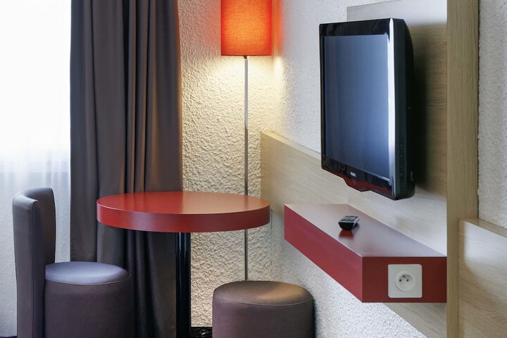 Room 17 of 90