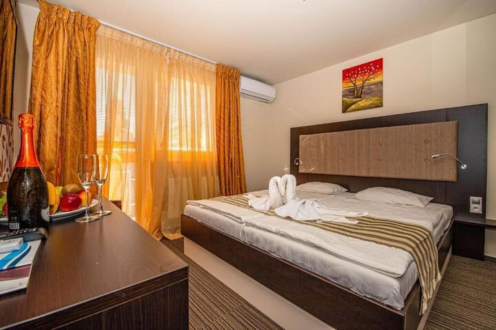 Room 15 of 83
