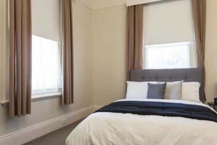 Room 9 of 35