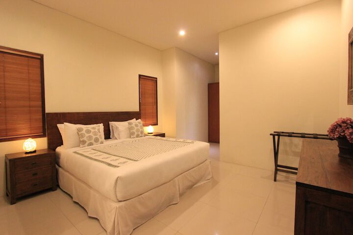 Room 3 of 47