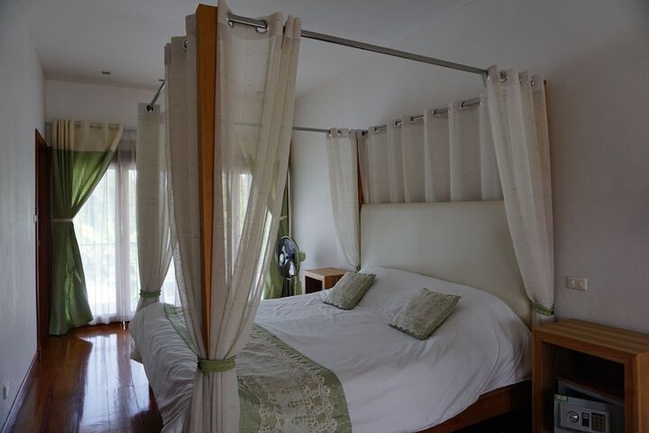 Room 4 of 44