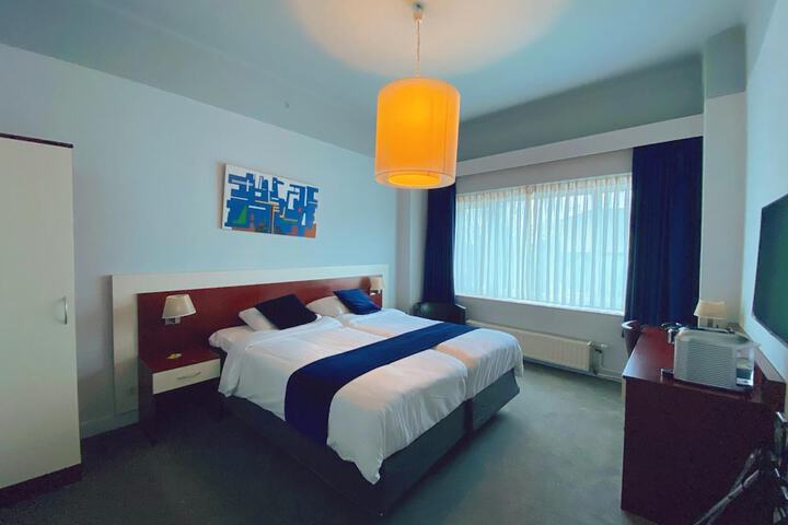 Room 16 of 72