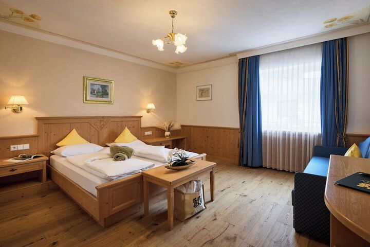 Room 26 of 110
