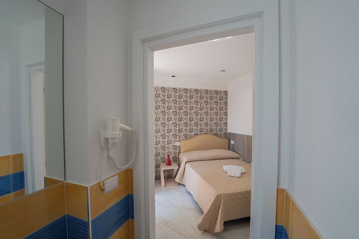 Room 214 of 309