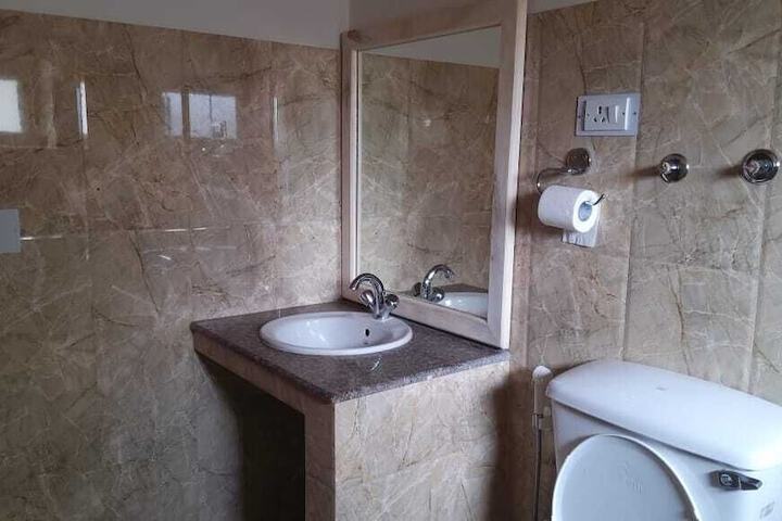 Room 15 of 27