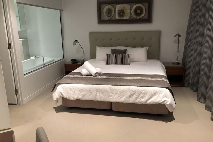 Room 12 of 105