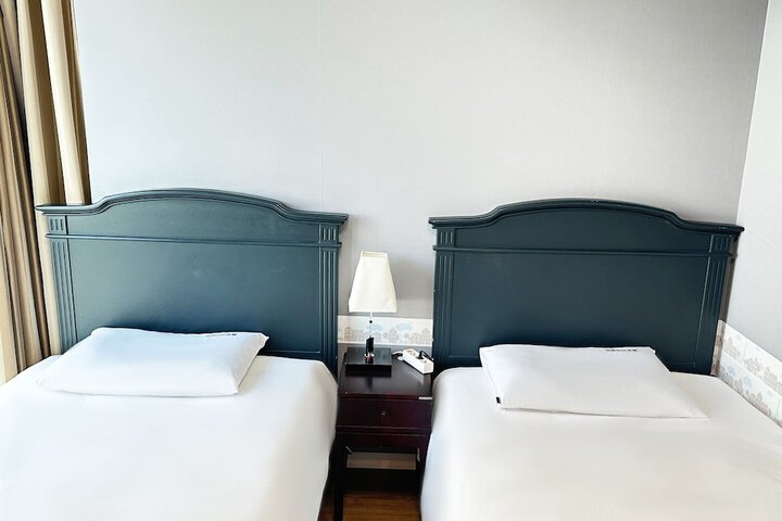 Room 41 of 77
