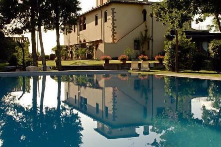 Hotel Pool