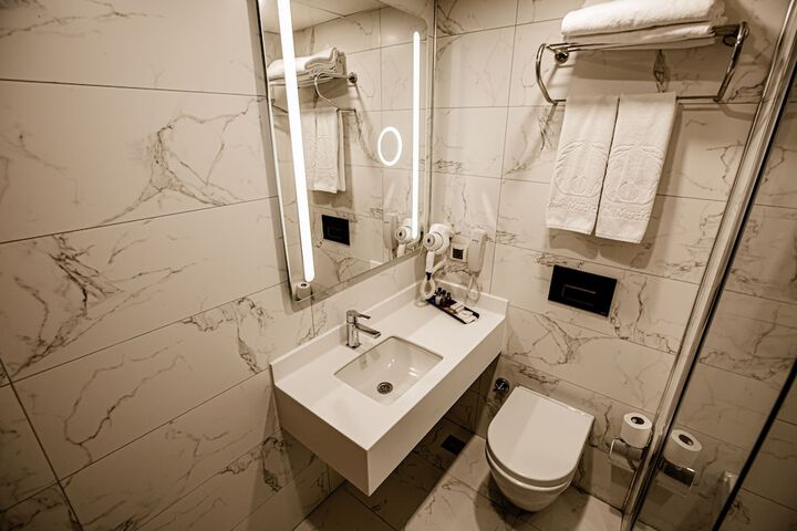 Room 49 of 66
