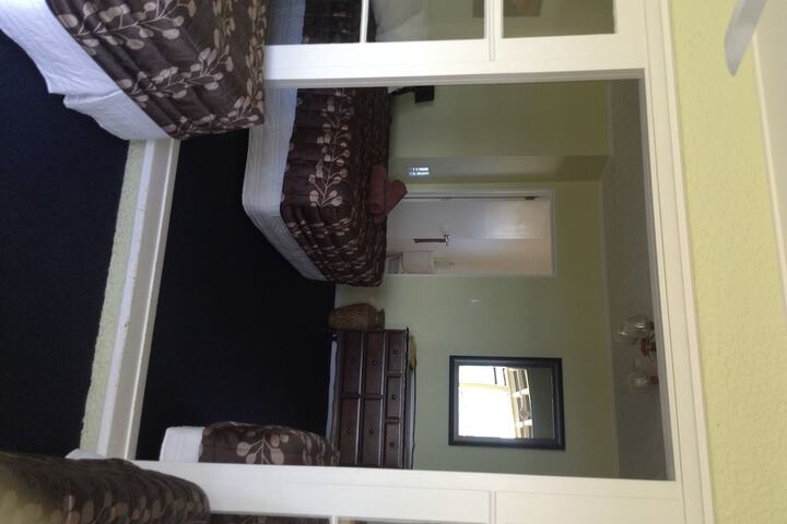 Room 6 of 19