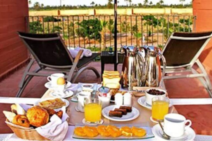 Breakfast/Coffee Service 53 of 80