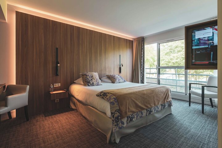 Room 6 of 26
