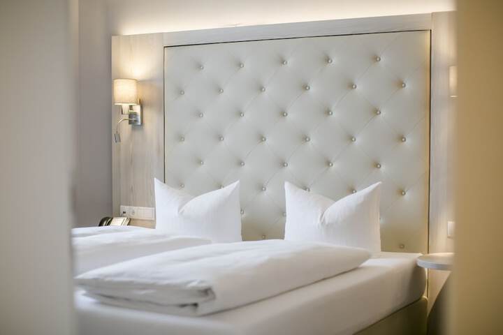 Room 46 of 136