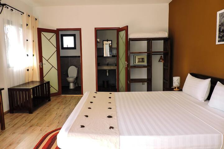 Room 12 of 41