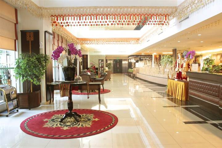Hotel Lobby