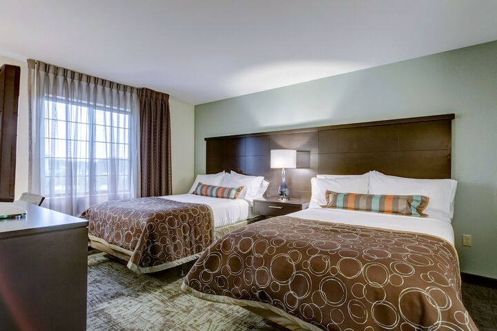 1 Queen 1 Bedroom Suite Comm Mobility Accessible (34 of 39)