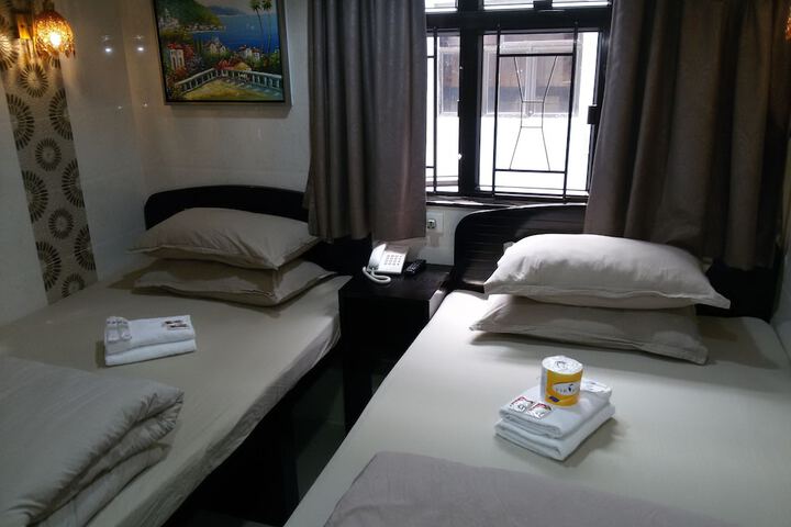 Room 7 of 35