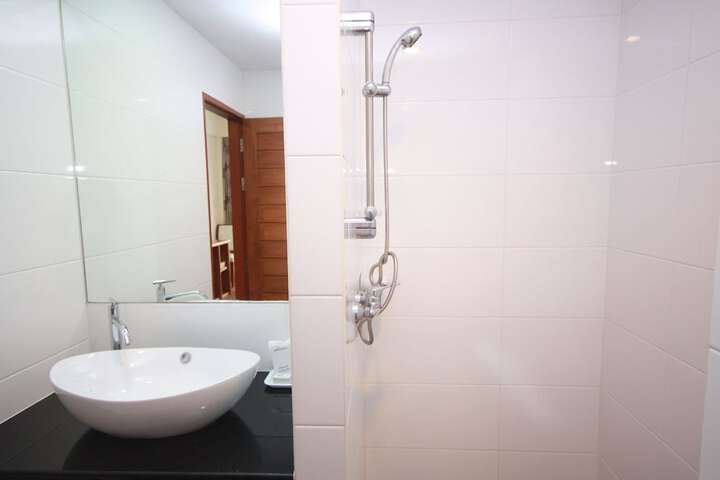 Room 10 of 11