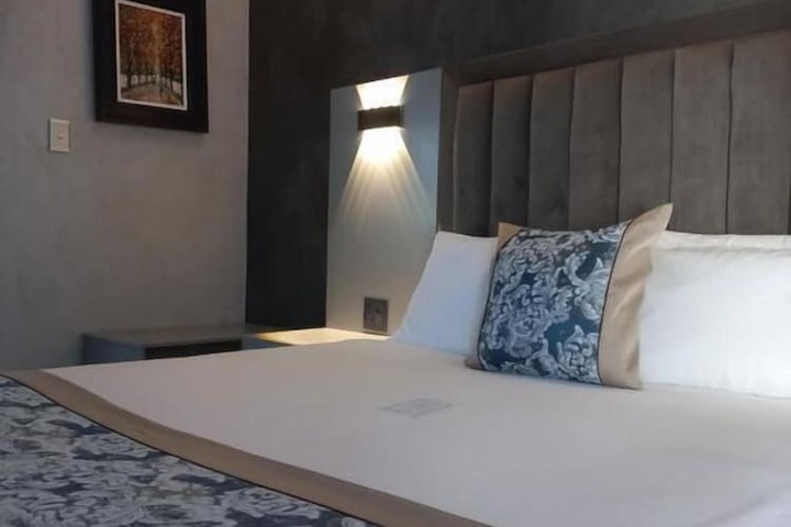 Room 4 of 42