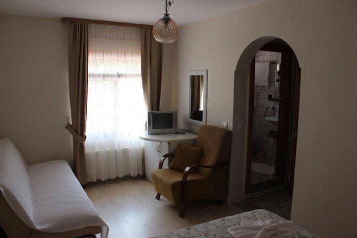 Room 14 of 27